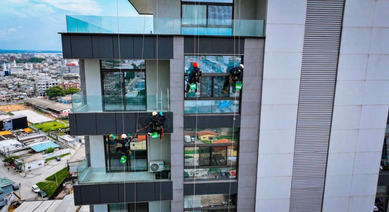 H&S Services — Façade en hauteur